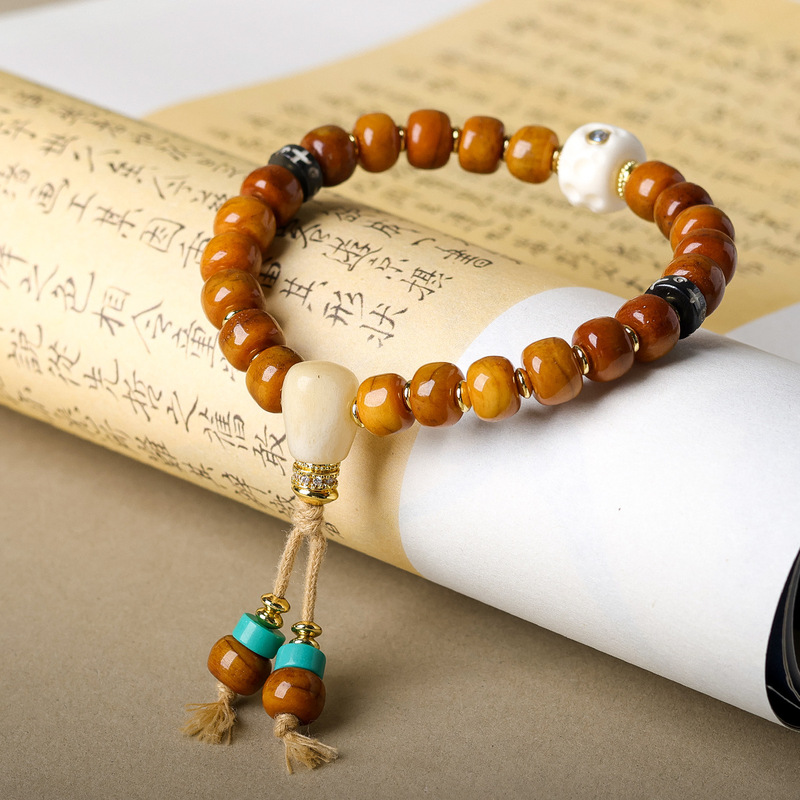Ethnic Fashion Way - กำไลข้อมือสไตล์ชาติพันธุ์ทิเบต ทำจากกระดูกสามชิ้นและลูกปัดหินอุกกาบาตจากเขากวาง