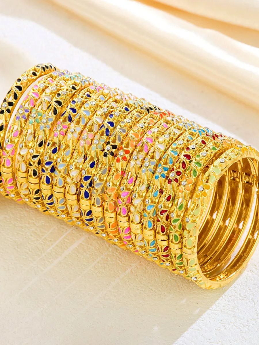 Ethnic Fashion Dubai - ขายส่งกำไลข้อมือเคลือบสีสันสดใสสไตล์ดูไบยอดนิยมสำหรับผู้หญิง ลายวินเทจแบบชาติพันธุ์ สีทอง กำไลหนา เครื่องประดับราคาถูก 5/10/20