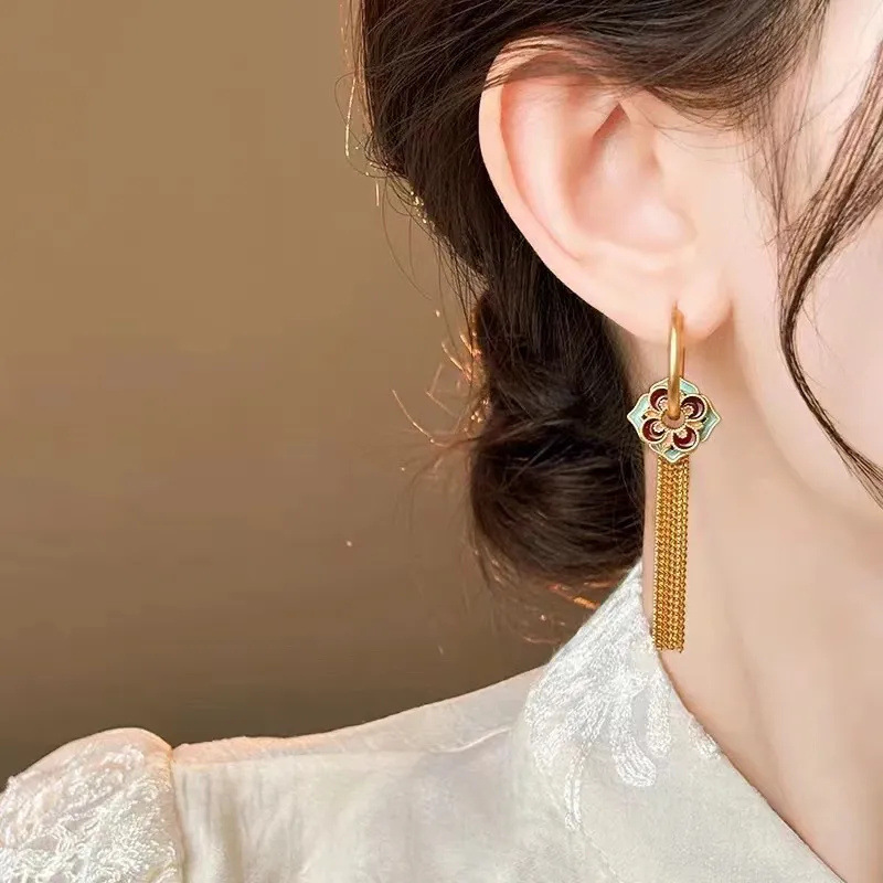 ต่างหูพู่สีทองรูปดอกไม้แฟชั่นจ - Ethnic Fashion Way บทวิจารณ์และราคา