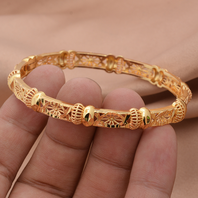 กำไลข้อมือลายคลื่นประดับด้วยลว - Ethnic Fashion Dubai บทวิจารณ์และราคา