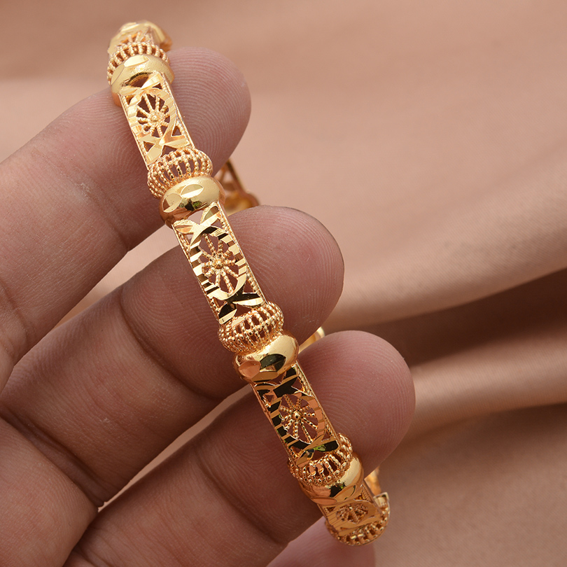 กำไลข้อมือลายคลื่นประดับด้วยลว - Ethnic Fashion Dubai บทวิจารณ์และราคา