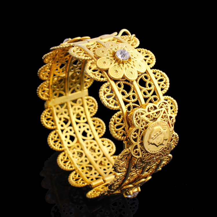 ผู้หญิงหรูหรากําไลข้อมือขนาดให - Ethnic Fashion Dubai บทวิจารณ์และราคา